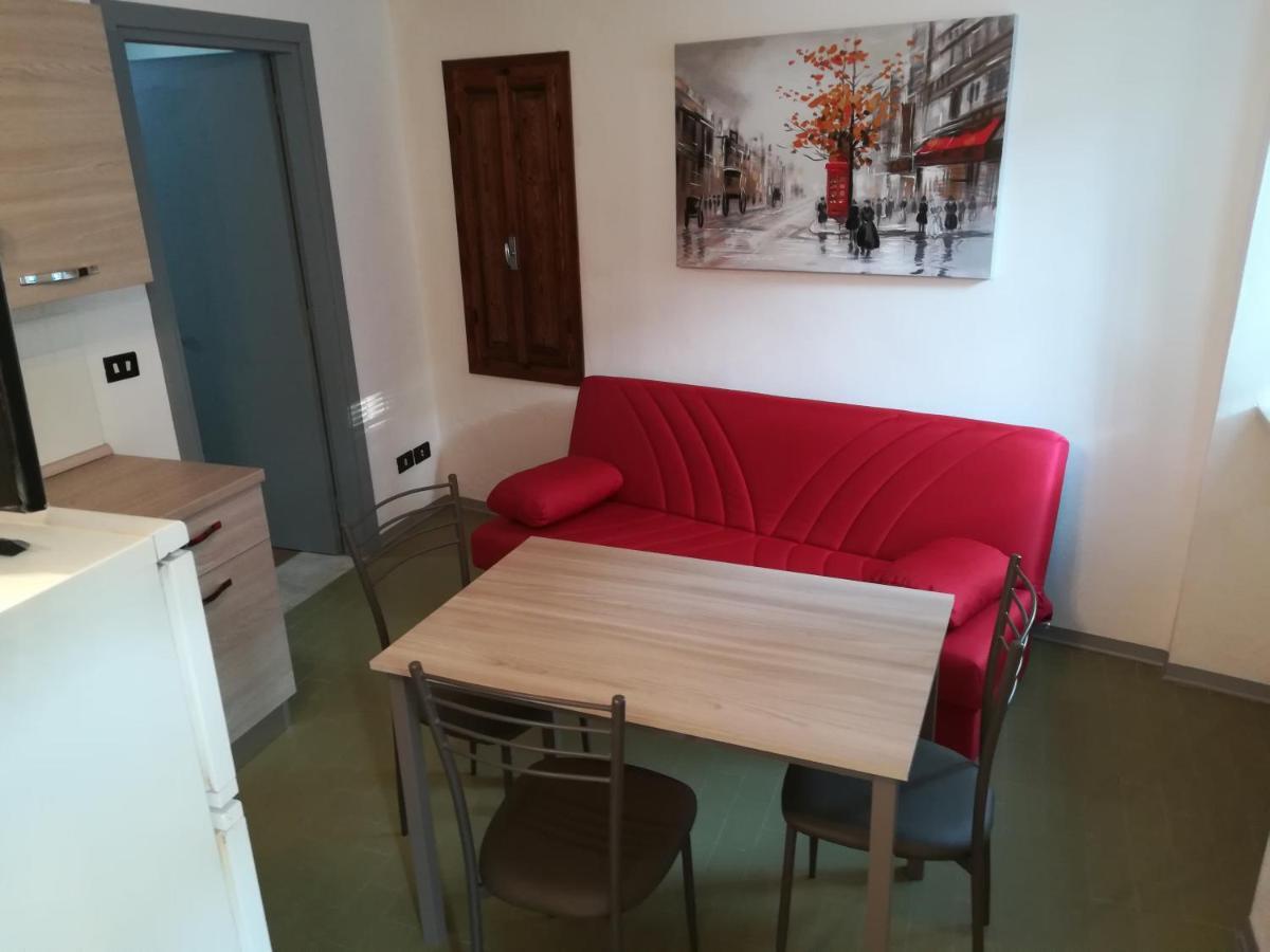 Bilocale Piano Terra Centro Storico Apartman Volta Mantovana Kültér fotó